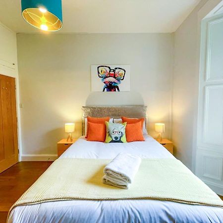 Desirable 2 Bed Apt Near Edinburgh Castle Экстерьер фото