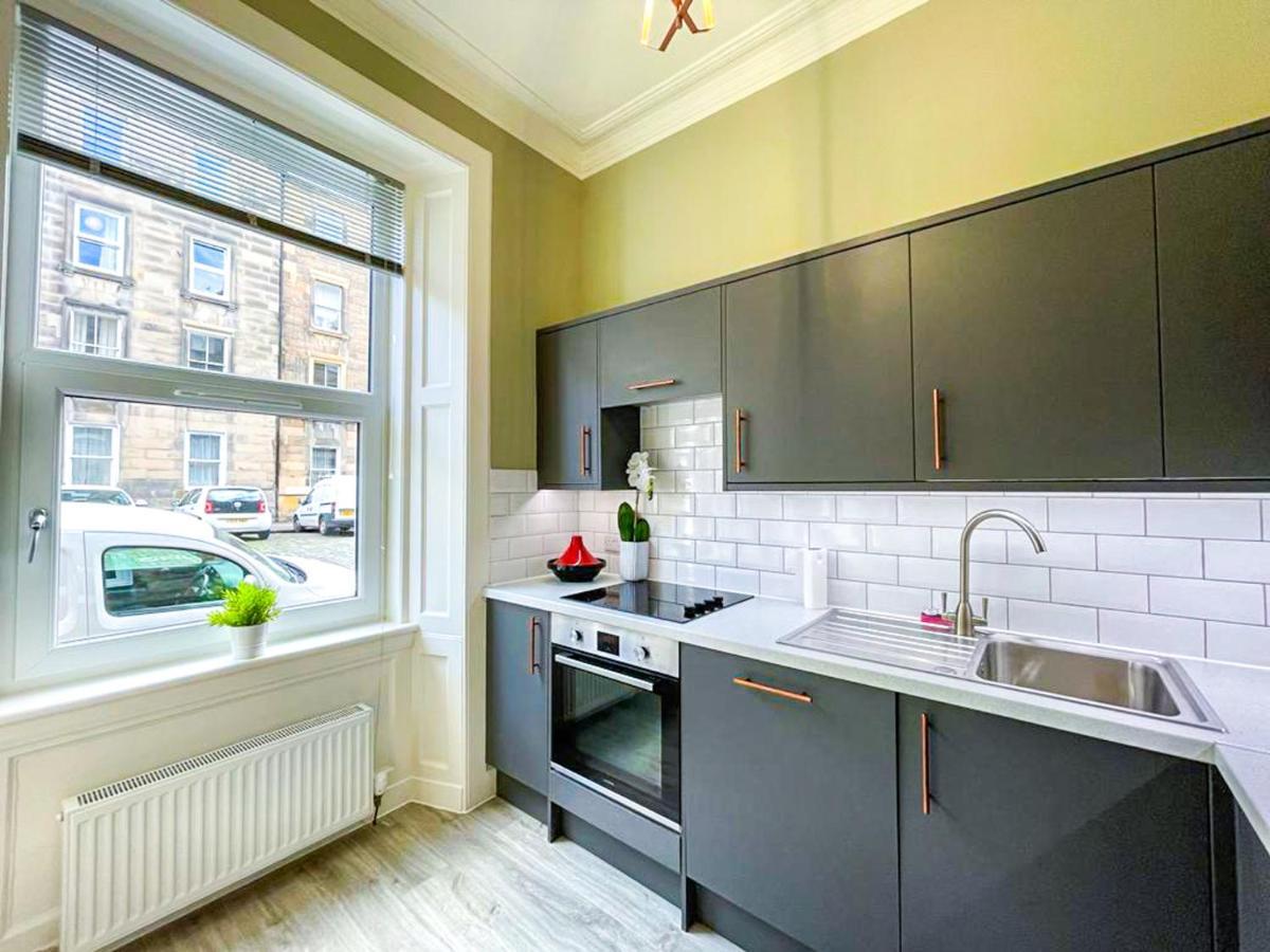 Desirable 2 Bed Apt Near Edinburgh Castle Экстерьер фото