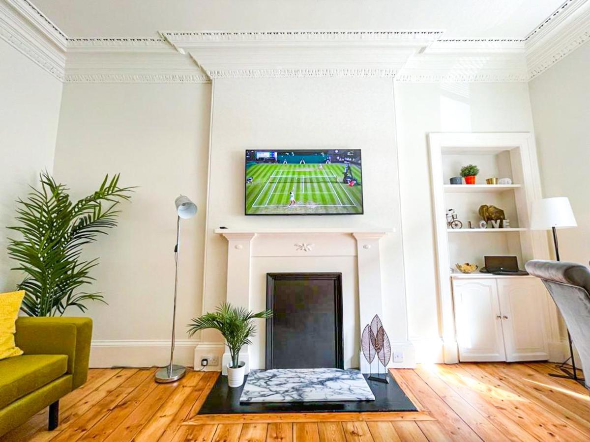 Desirable 2 Bed Apt Near Edinburgh Castle Экстерьер фото